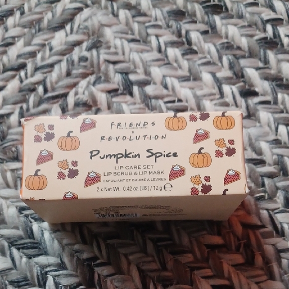 Revolution Friends Pumpkin Spice Lip Care Set - Picture 1 of 3
